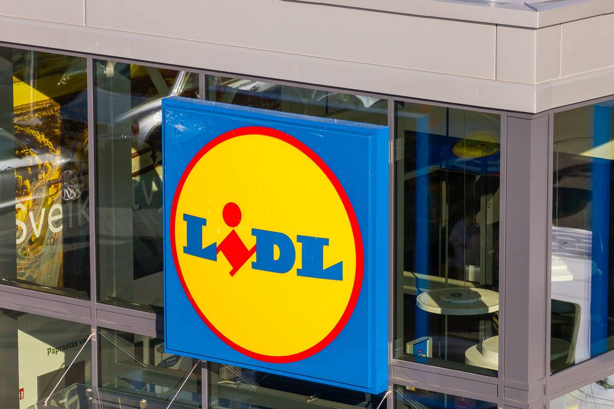 Šiuo metu Lietuvoje veikia 82 „Lidl“ parduotuvės, kuriose dirba daugiau nei 2800 darbuotojų.